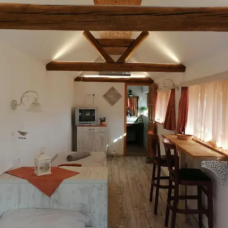 Mives Vendeghaz 3* Pogány