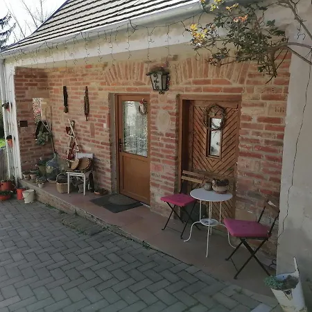 Mives Vendeghaz 3* Pogány