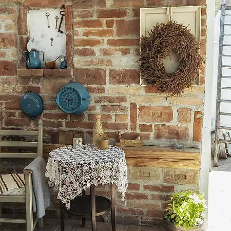 Mives Vendeghaz ゲストハウス Pogány