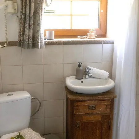 ゲストハウス Mives Vendeghaz Pogány